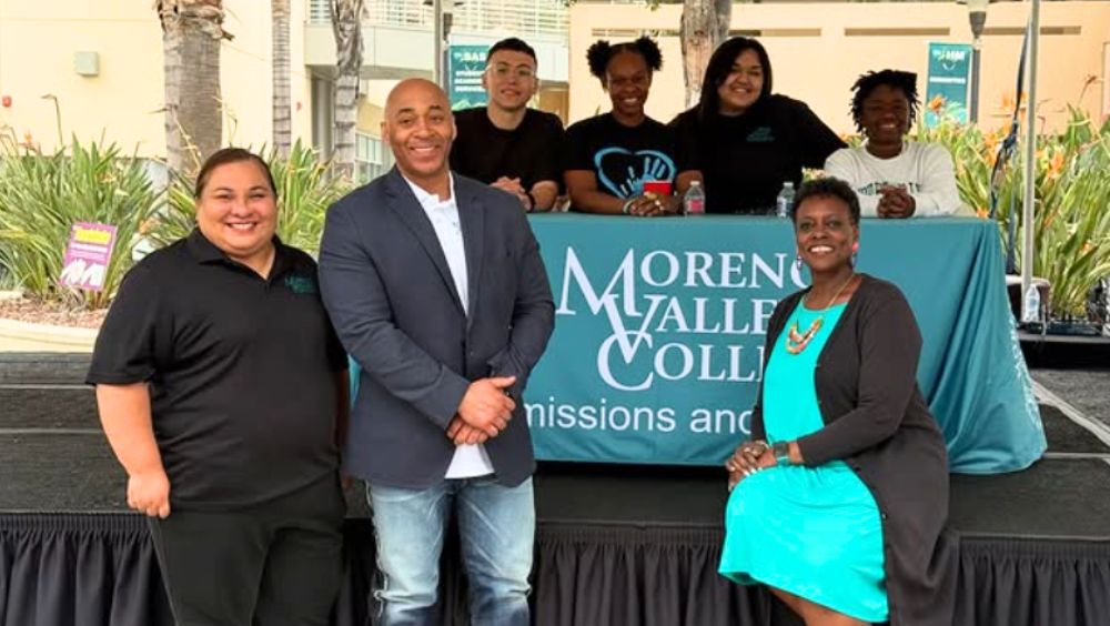 Group photo showing college leaders